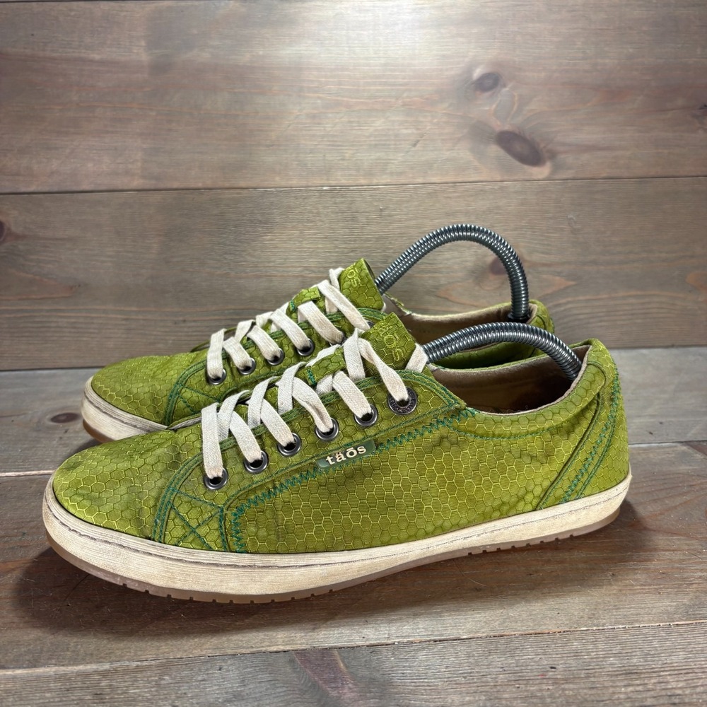 Taos Glyde Womens 9.5 shoes Green Fabric Honeycomb Lace Up Casual sneakers